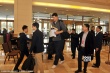 全國政協(xié)委員姚明、劉翔報(bào)到 大批記者追隨采訪