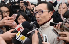 两会文艺界委员关注国计民生 张国立巩汉林到会