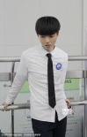 TFboys穿校服拍戲