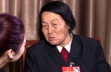 探望人大“活化石”申纪兰 纪录片展现奋斗岁月