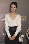 高圆圆优雅微笑亮相红毯 白衣黑裙尽显文艺范儿