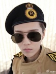 跑男團集體cos《太陽的后裔》 baby學(xué)宋仲基撩妹