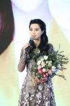 范冰冰出席活动扮花仙子 透视薄纱长裙美艳十足