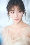 柳巖拍概念影片唯美如仙子 膚白優(yōu)雅知性女神范