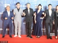 麻將開打嘍！《杠上開花》劇組集體亮相紅毯