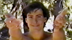 《神圣的地獄》中文預(yù)告片 魅力老師展現(xiàn)無盡活力