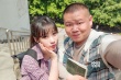 柳巖《路過》片場(chǎng) 與岳云鵬曬“情侶照”如少女