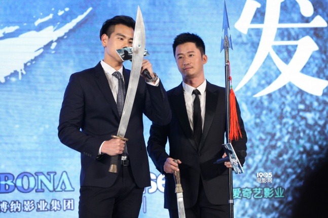 5月24日,陈木胜执导,洪金宝担任动作导演的电源《危城》在京举办"兄弟