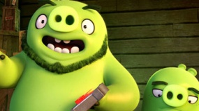 《愤怒的小鸟》片段 绿猪按钮致敬“小丑”