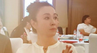 傅藝偉涉毒后亮相做公益 悔恨：有些事不該做