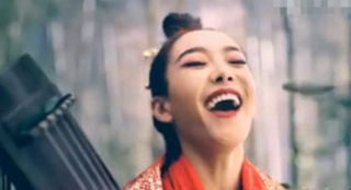 宋茜拍广告演绎东方不败 表情夸张简直辣眼睛