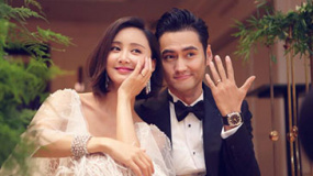 袁弘張歆藝結(jié)婚儀式后辦答謝宴 秀婚戒超甜蜜