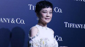 蒋雯丽李治廷亮相时尚活动 张艾嘉计划再执导筒