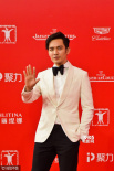 《三人行》剧组 古天乐钟汉良一黑一白西装亮相