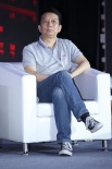 未来机遇与挑战并存：电影与资本“相爱不相杀”