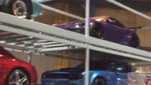 《速度与激情8》花絮视频 15分钟揭秘最新豪车