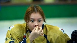 《国家代表2》中文预告 韩国美女变身冰球选手