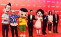 《新大頭兒子小頭爸爸》劇組亮相 真人玩偶齊現(xiàn)身