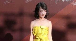 《謊言西西里》主創(chuàng)亮相紅毯 周冬雨上演異國(guó)愛(ài)戀