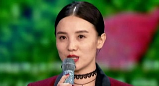 包貝爾臺(tái)上自我推銷 宋佳為《陸垚知馬俐》認(rèn)真拉票