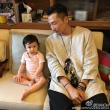 张震女儿近照曝光 皱眉表情严肃继承爸爸高颜值