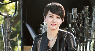 梁詠琪轉(zhuǎn)戰(zhàn)幕后過把制片癮 《泡沫之夏》成處女作