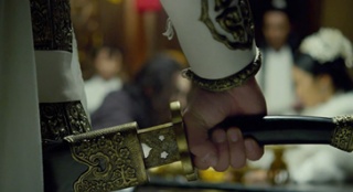 暑期档影片改档成风原因揭秘 “三少爷”奔贺岁档