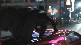 《x特遣队》片段 小丑飙车躲避蝙蝠侠追捕