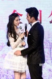 《微微一笑》首映 井柏然携Baby上演火爆电梯咚