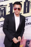 謝霆鋒亮相《瘋狂小事》首映紅毯 贊陳偉霆認真