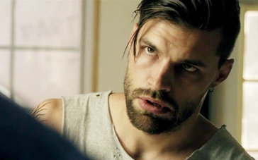 《真爱无价》中文预告 小人物送货竟是漂亮姑娘-电影网