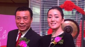 中影股份挂牌成功上市 巩俐黄晓明到场助阵