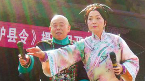 《毛驢縣令2》片場(chǎng) 潘長(zhǎng)江“石榴姐”爆笑演繹