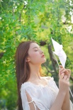 林允拍攝秋日寫真 文藝少女心詮釋自然小清新