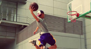 袁弘拍戲之余變身籃球小子 身材爆好引女隊友尖叫