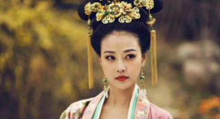 周海媚化身巫師加盟“捉妖學(xué)院” 擔(dān)任監(jiān)操心造型