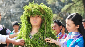 《凤凰谷》主题曲MV《分手路口》 亲密恋人变陌路