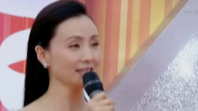 丝绸之路电影节评审团亮相 陶虹风采照人笑容温暖