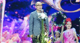 《烈日灼心》獲百花獎最佳影片 曹保平再登臺領獎