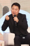 青年電影人應(yīng)警惕資本綁架 拒絕豢養(yǎng)及掛名監(jiān)制