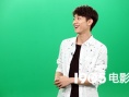 人气爆棚张一山宣传新作 自带喜剧天分“老戏骨”