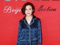 54岁冻龄美人关之琳穿睡衣走秀 烈焰红唇气场足