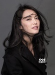 姚晨大片秀精致鎖骨“孕”味十足 赤足演繹慵懶風(fēng)