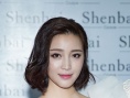 甘婷婷搶眼亮相時裝周 初剪短發(fā)俏皮卻不失優(yōu)雅