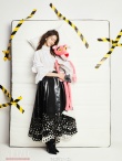 治愈系美少女林允儿上线 抱粉红豹出镜俏皮可爱