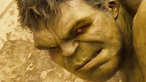 《复仇者联盟2》超长片段 钢铁侠激斗绿巨人