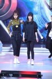 楊冪、沈夢(mèng)辰彩排走秀秒變超模 顏值高秀美腿