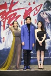 “路人甲”反哺《三少爺》？ 江一燕冬日著薄紗