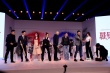 葛优笑谈《罗曼蒂克》新发型 杜江霍思燕撒狗粮