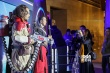 “星戰(zhàn)CP”空降廣州 影迷紛紛合影“姜甄配”